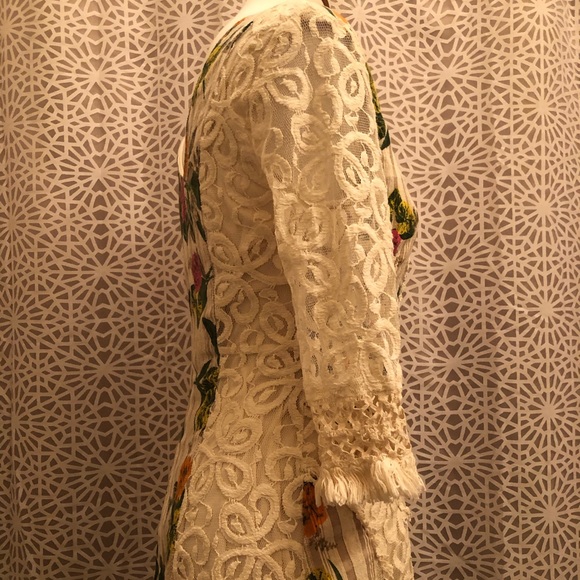 Hot & Delicious Size Medium Floral Lace Dress - Picture 11 of 13